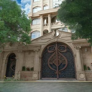 درب فلزی دسته گل در زاهدان