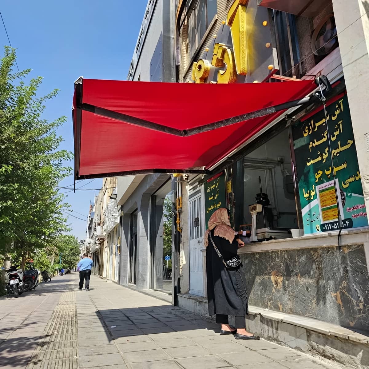 سایبان برقی تراس و بالکن زاهدان با پایه های فلزی تراز