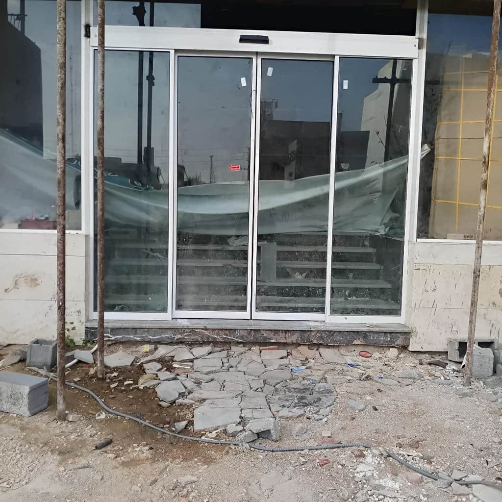 قیمت درب اتوماتیک شیشه ای کشویی در زاهدان با مکانیزم ریلی