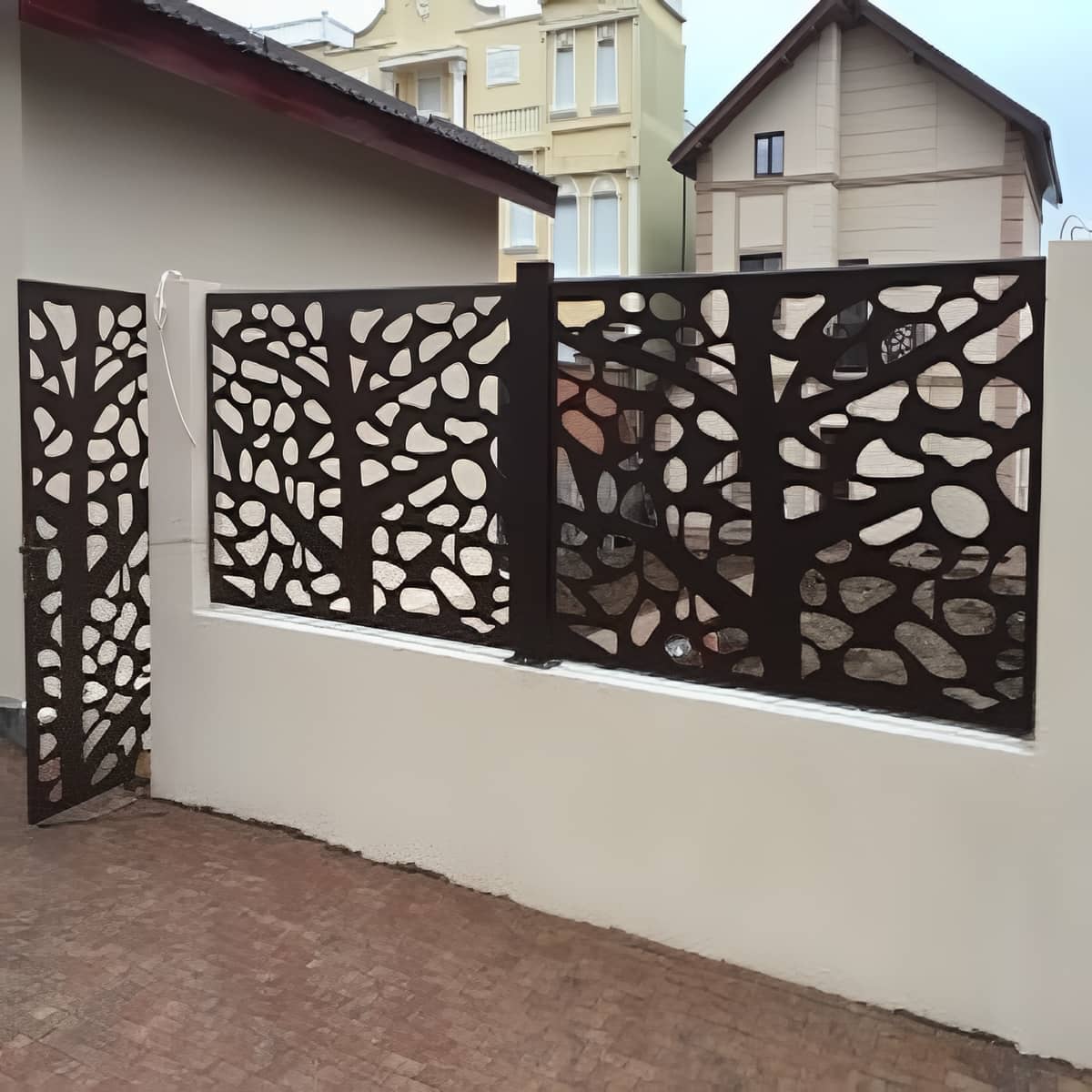 نرده سی ان سی سفارشی با طراحی اختصاصی در زاهدان مناسب محوطه ویلایی