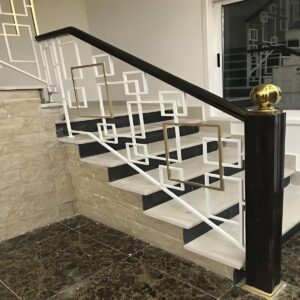 نرده فلزی سی ان سی طرح دار زاهدان با الگوی هندسی مشکی