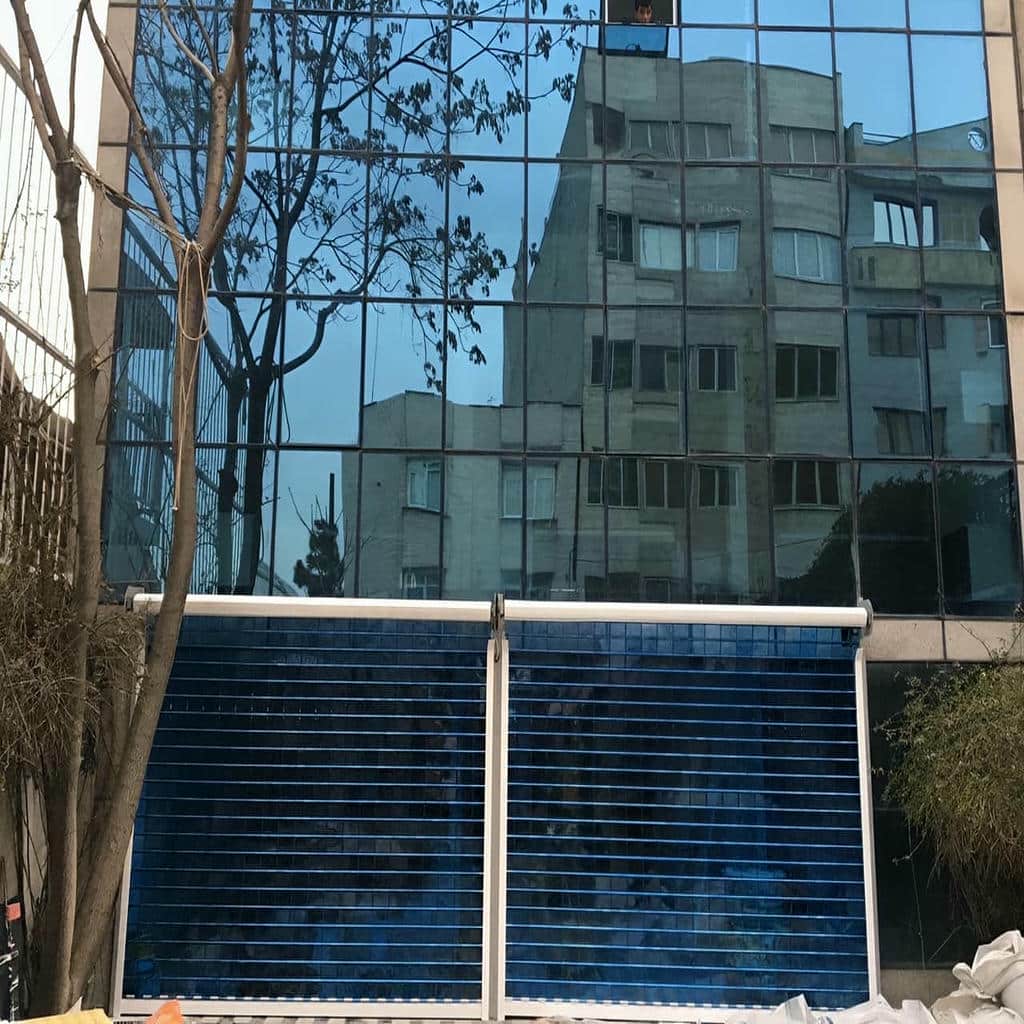 کرکره برقی پارکینگ خودرو در زاهدان با فتوسل ایمنی