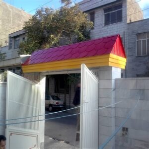 آردواز سقف شیبدار زاهدان با پوشش خاکستری هماهنگ با نمای روشن