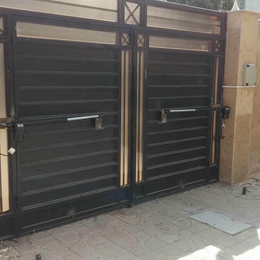 جک درب پارکینگ در زاهدان برای ورودی پرتردد مجتمع